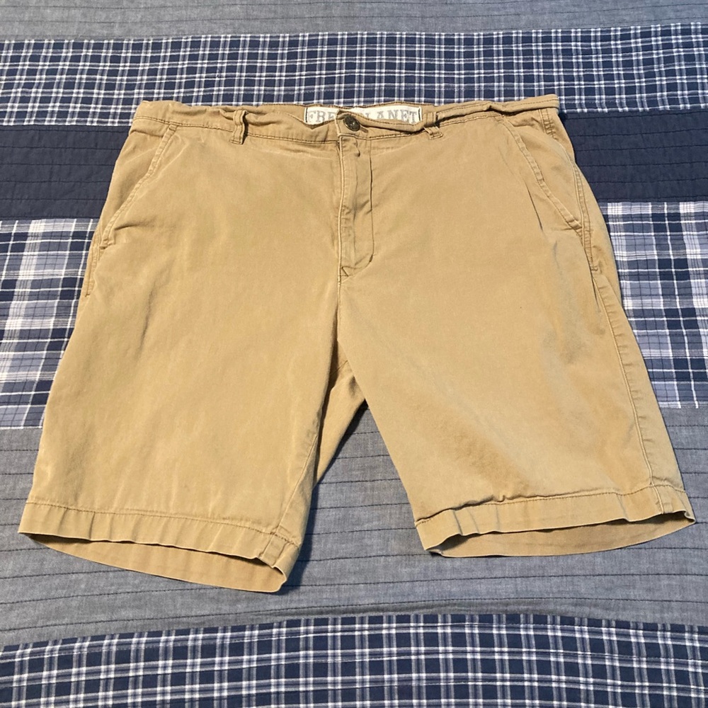 Free Planet Men's Tan Shorts